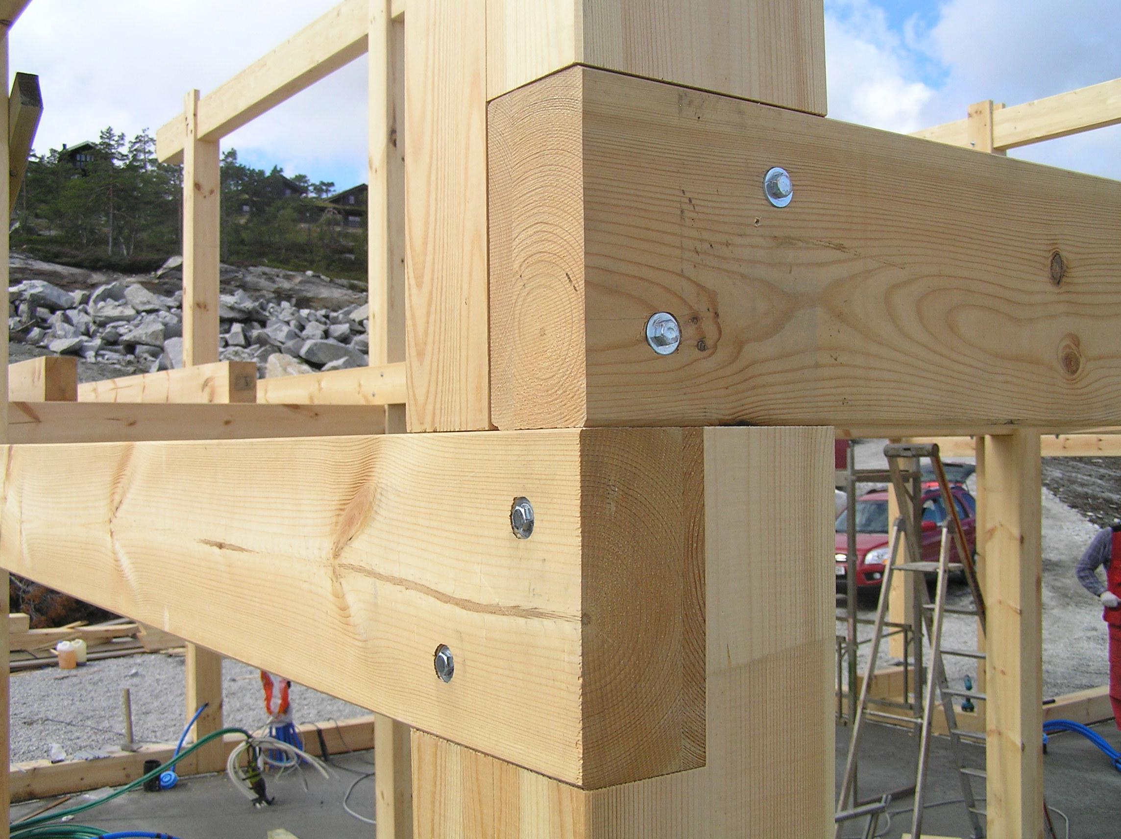 Construire une maison bois en poteaux poutres